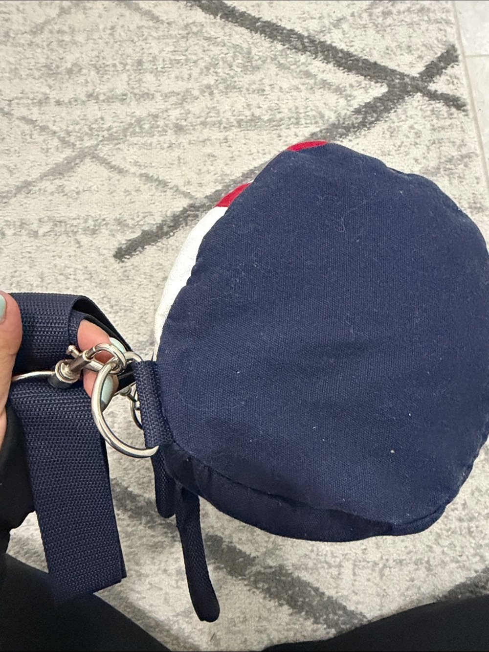 Tommy Hilfiger Small Duffle Bag - Picture 6 of 8